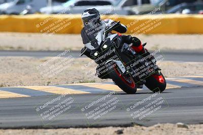 media/Apr-10-2022-SoCal Trackdays (Sun) [[f104b12566]]/Turn 2 (1135am)/